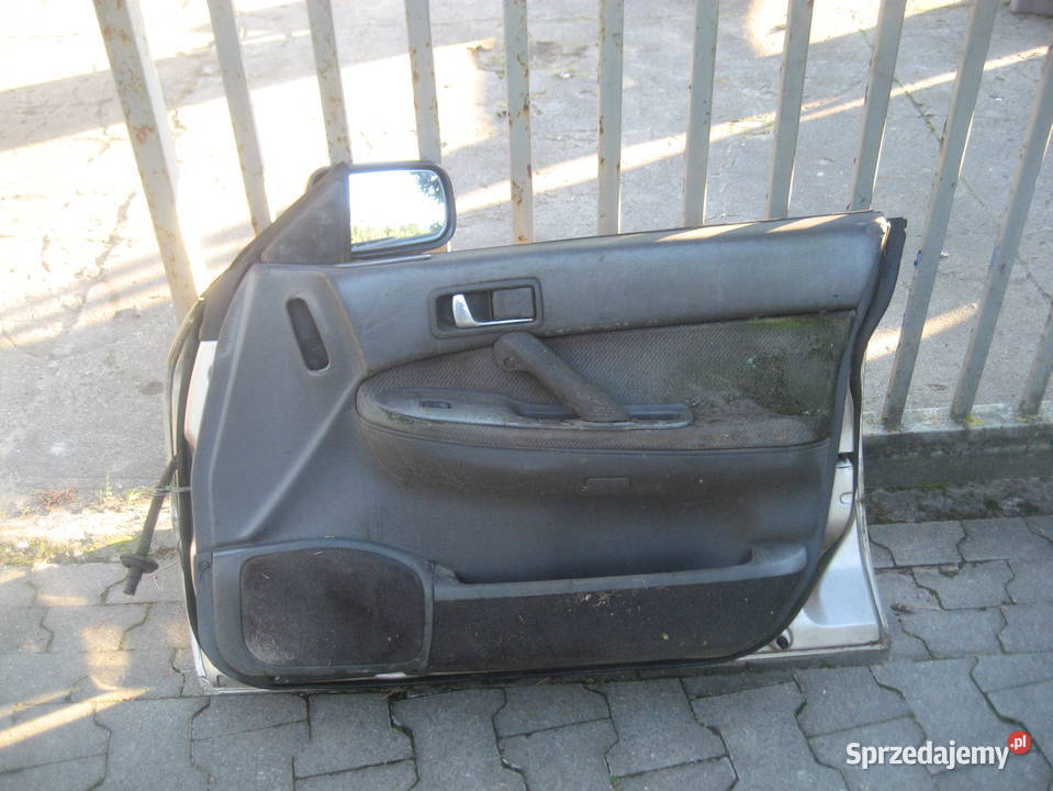 subaru legacy I sedan 8994r drzwi przód prawe Drzwi Rakoniewice