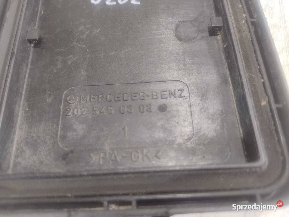POKRYWA SKRZYNKI BEZPIECZNIKÓW MERCEDES W202
