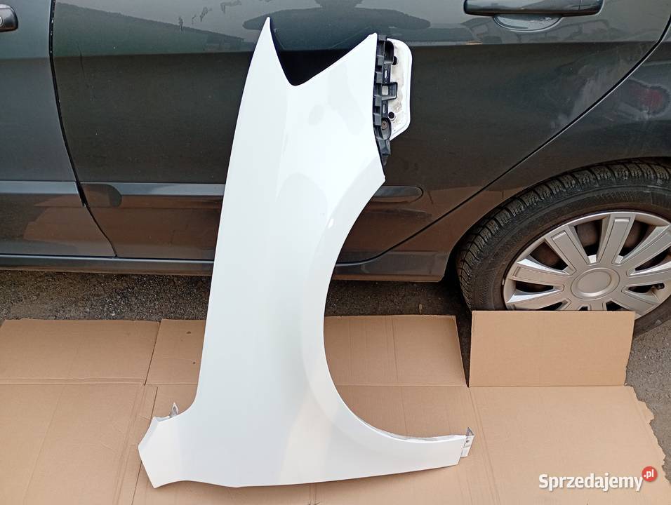 Błotnik prawy VW Passat B7 LB9A osobowe Kwilcz