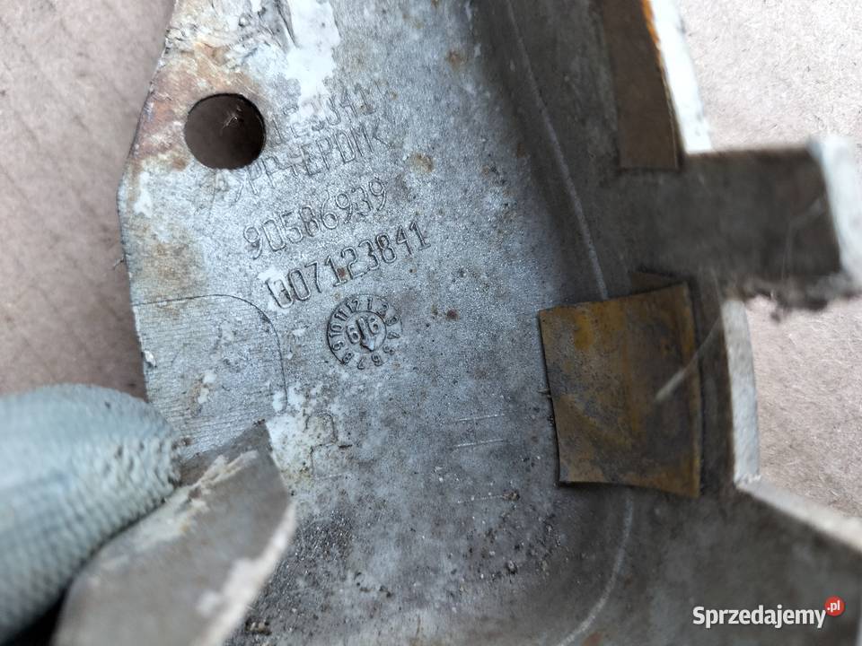 VECTRA B 90586939 007123841ZAŚLEPKA NAKŁADKI Kamień-Kolonia sprzedam
