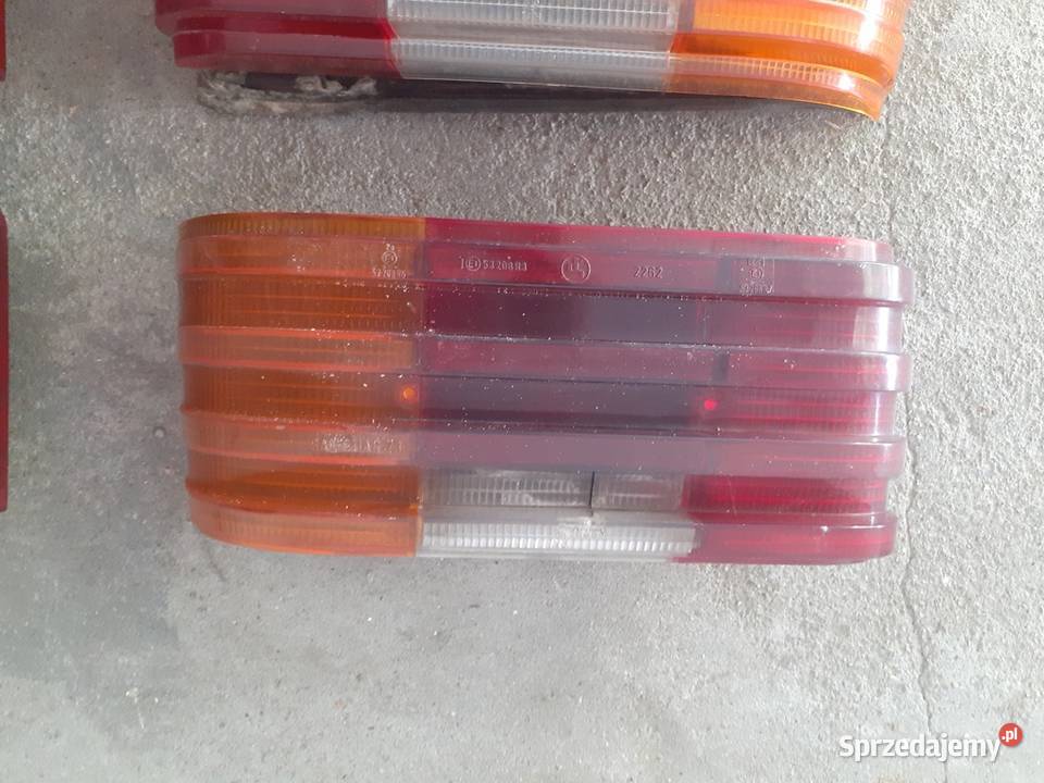 MERCEDES W114 W115 SZKŁA REFLEKTORÓW PRZÓD RAMKA Toruń