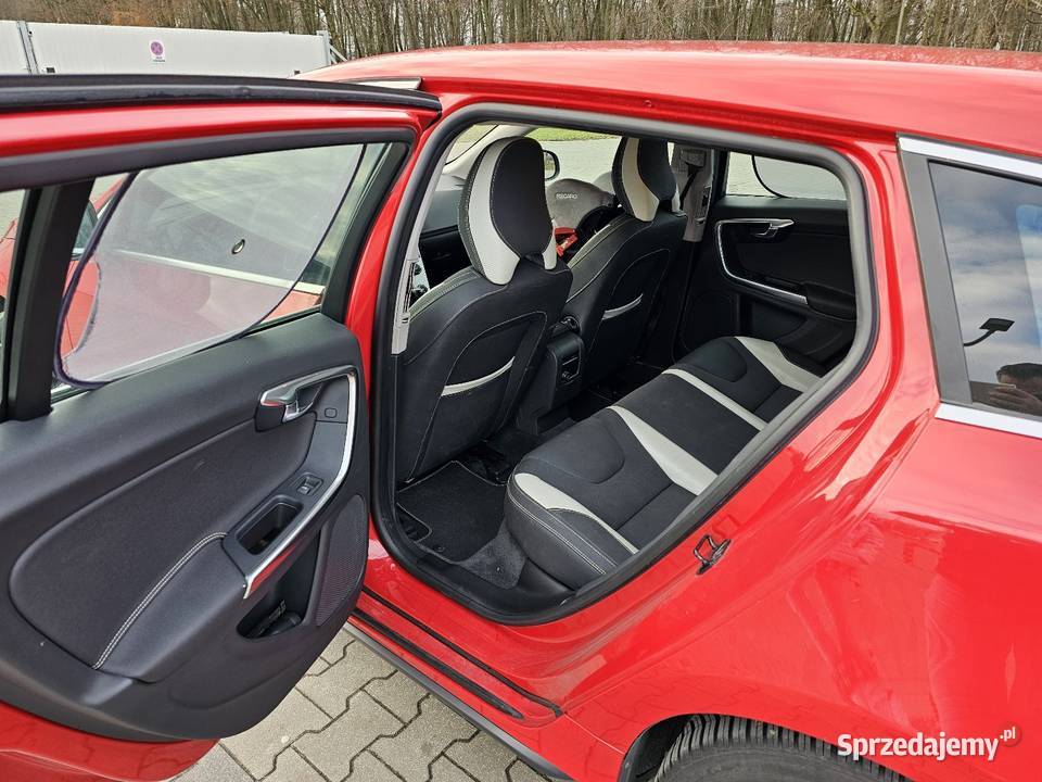 Volvo V60 30 T6 AWD RDESIGN z LPG centralny zamek Samochody osobowe Warszawa