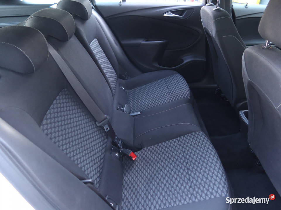 Opel Astra 14 T manualna