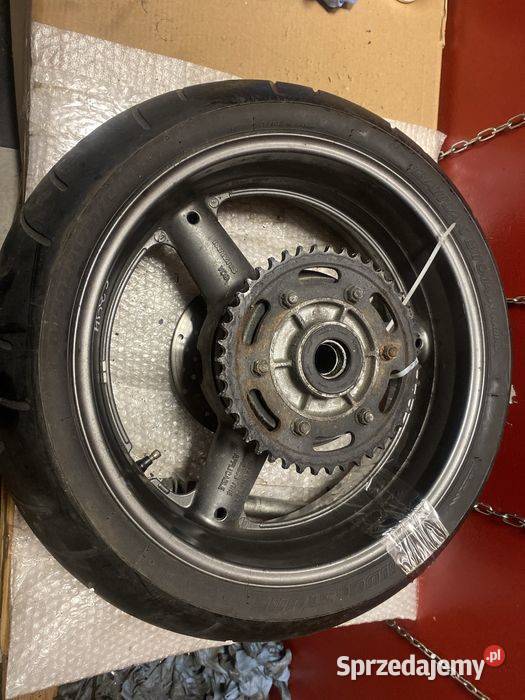 Suzuki GSXR 750 tylne koło opona felga ośka C394 Poznań sprzedam