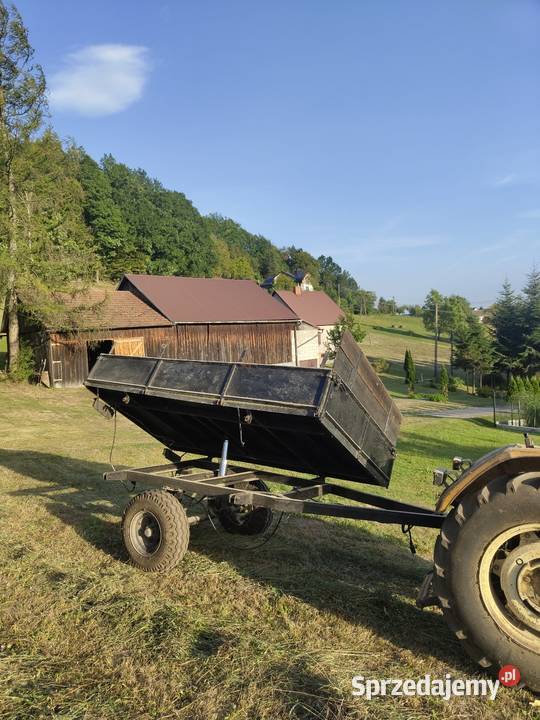 przyczepa z kiprem w każdą stronę ursus czarna nieuszkodzony Chomranice