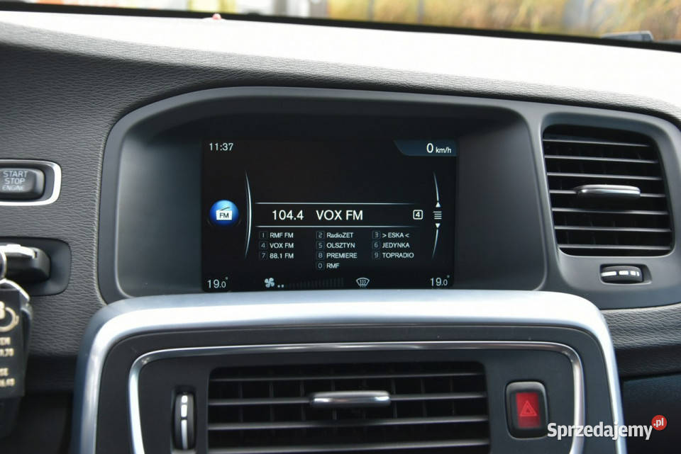 Volvo V60 20d 120 Manual 2015r LED NAVi TEMPOMAT Zarejestrowany w Polsce mazowieckie Kampinos