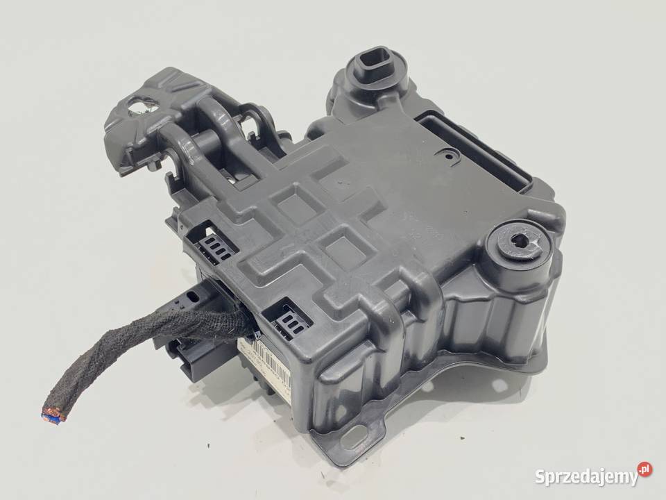 SKRZYNKA BEZPIECZNIKÓW OPEL CORSA F 43696002 podkarpackie