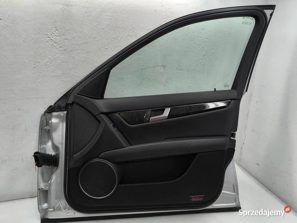 DRZWI PRAWY PRZÓD KOMPLETNE 775 MERCEDES W204 osobowe