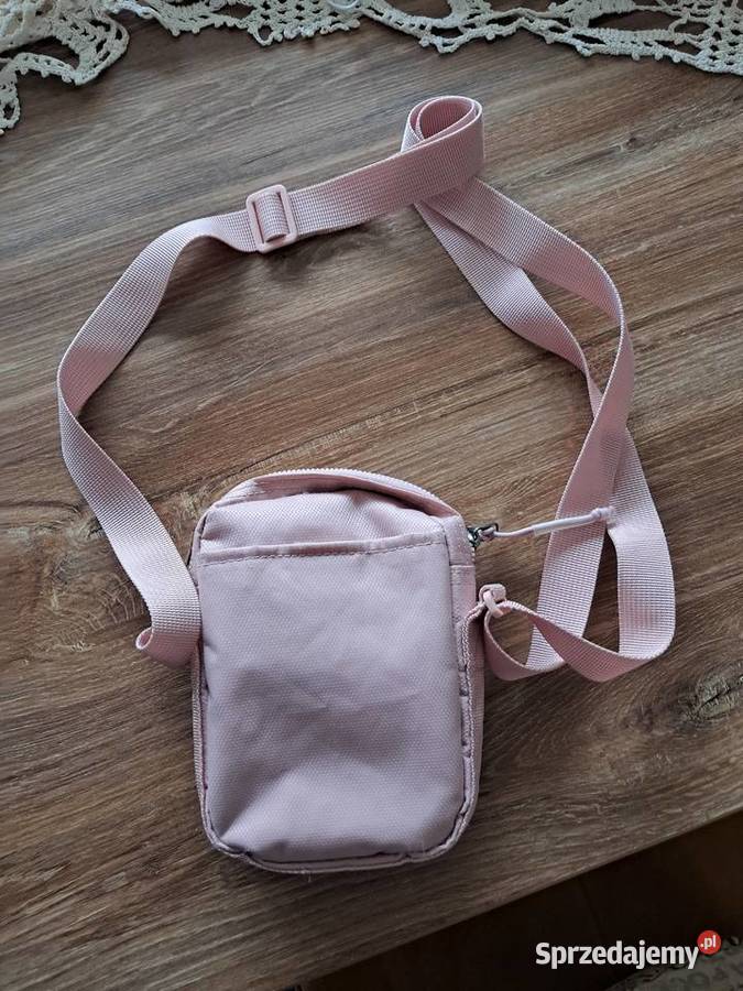 saszetka nike w kolorze pudrowy róż stan Sandomierz