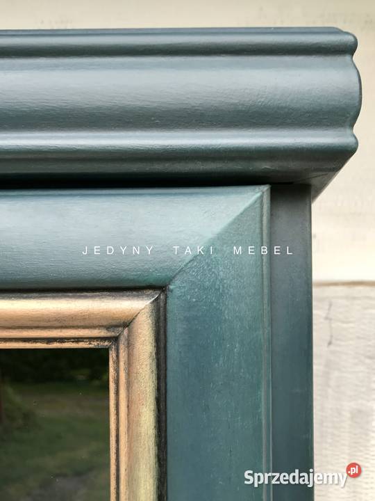 Witrynakredens w stylu shabby chic niebiesko