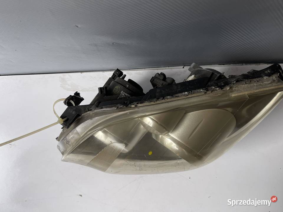 TOYOTA AVENSIS T25 LIFT LEWA LAMPA XENON osobowe