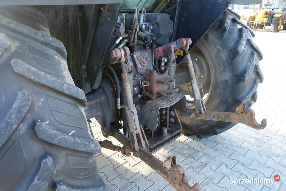 Massey Ferguson 6140 z ładowaczem Sokoły