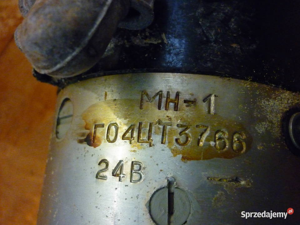 Pompa podtłaczająca olej do silnika czołgowego