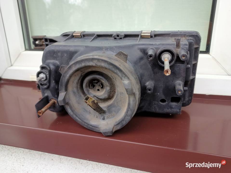 Nissan Sunny N13 lampa przednia prawa reflektor osobowe Sieradz