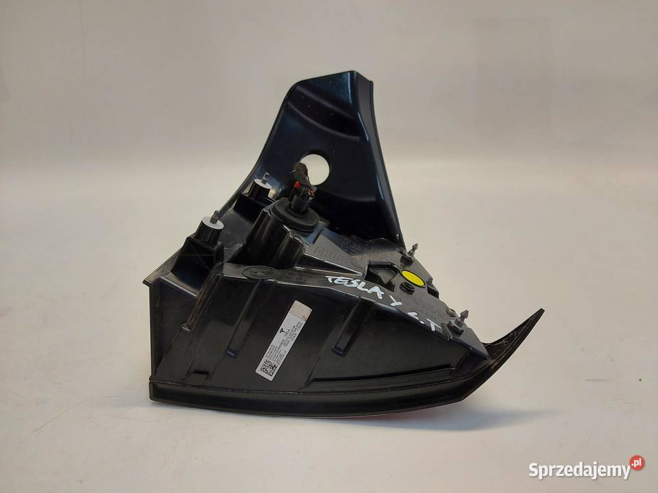 TESLA MODEL Y 2024r LAMPA LEWA TYŁ TYLNA sprzedam