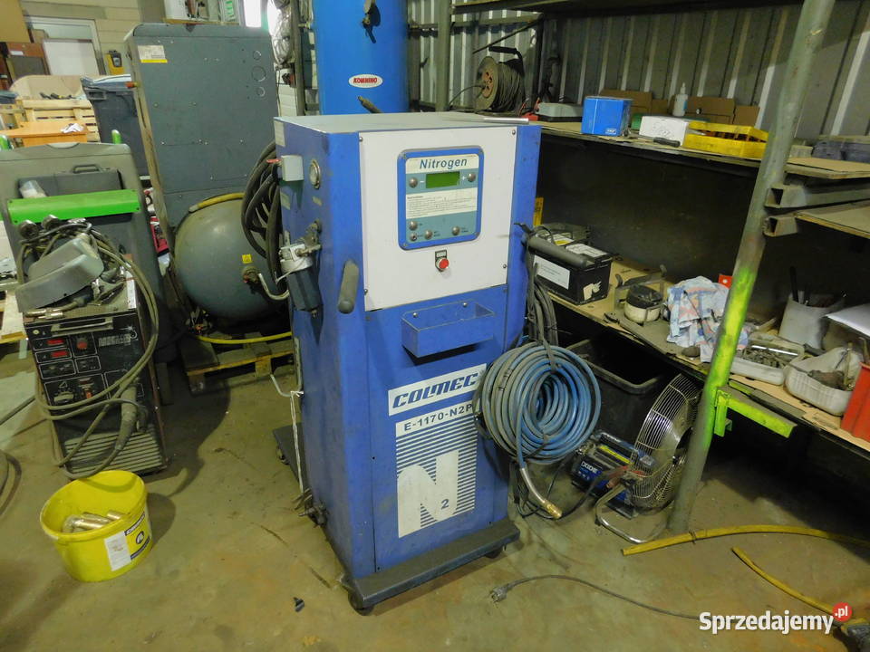 Syndyk sprzeda wyposazenie biura i ruchomości