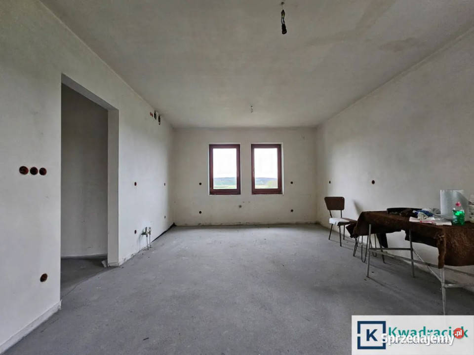 sprzedaży domu wolnostojącego 258m2 Moderówka