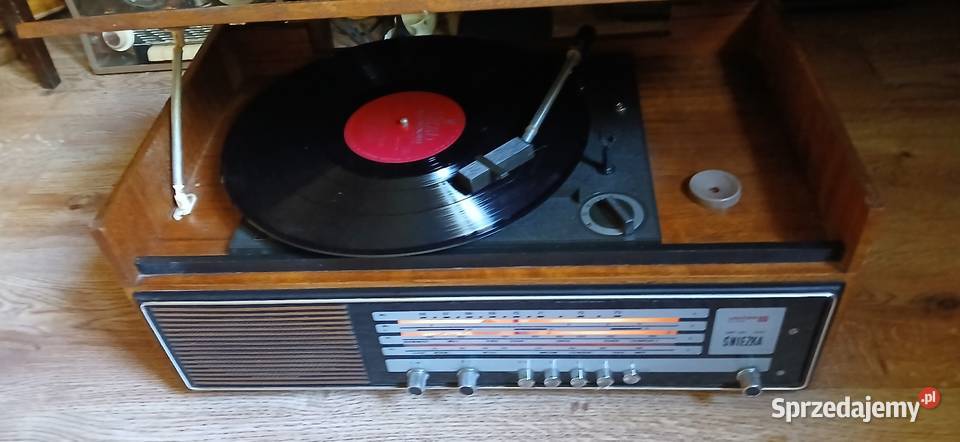 Radio z gramofonem z czasów PRL
