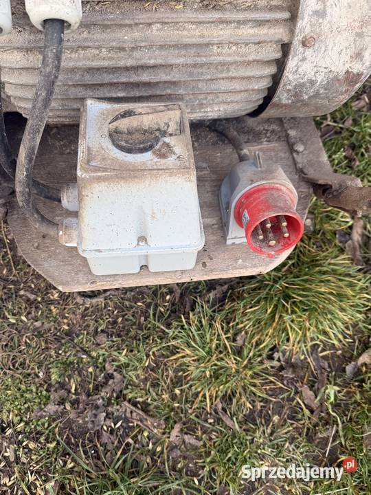 Silnik 15kw na wózku z gniazdem przełącznikiem Przytyk