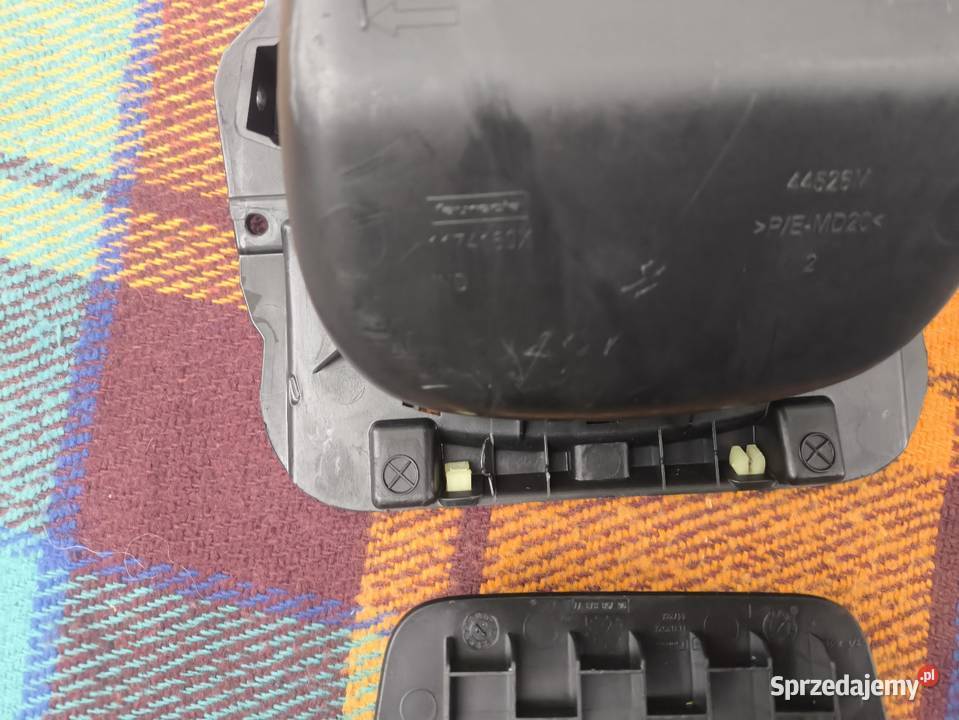 UCHWYT NA KUBKI NAPOJE PEUGEOT 208 I Lift małopolskie Chełmiec sprzedam