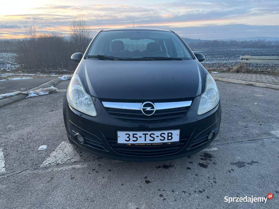 Opel Corsa 14 benzyna 2007r Opłacona benzyna Corsa Przemyśl