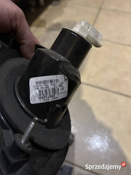 Lampa prawy tył w klapę Nissan qashqai j10 Kęty