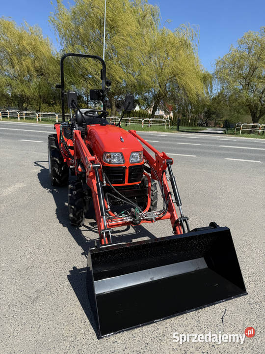 Traktor Taro B40 HST z ładowaczem czołowym 40