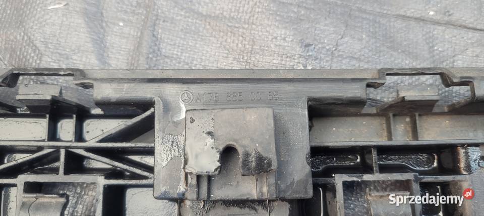MERCEDES W176 ŚLIZG ZDERZAKA TYŁ ŚRODKOWY TYLNY Ruda Śląska