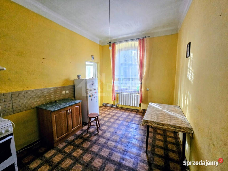 mieszkanie z potencjałem w Dworku świętokrzyskie Kwasów sprzedam