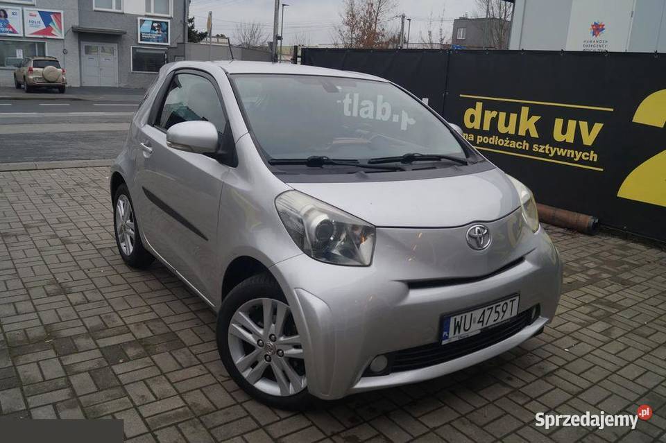 Toyota iQ 133 Plus CVT 98 2011r faktura VAT23 Warszawa