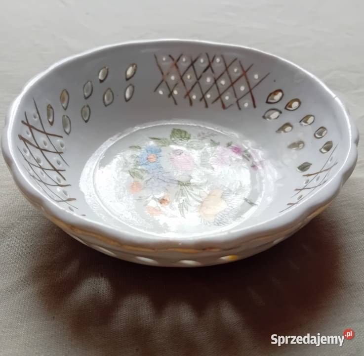 Porcelanowa ażurowa miseczka z kwiatowymi Koźminek