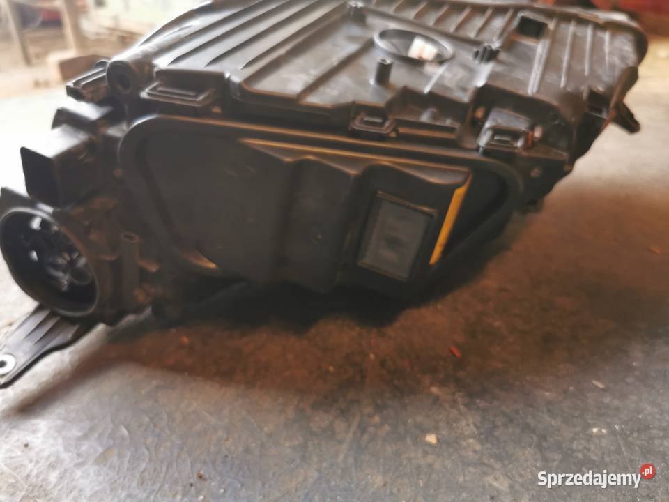 Volvo v 40 lampa prawy przód Rok produkcji 2014 Oświetlenie Świnoujście