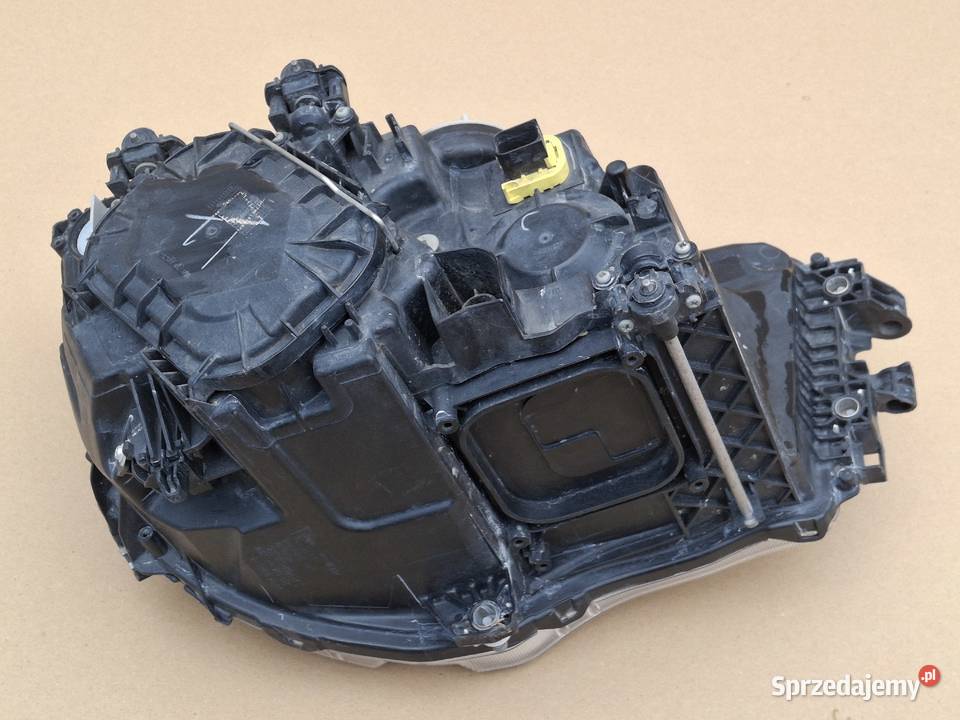 MERCEDES AROCS REFLEKTOR LEWY LAMPA LEWA Bieleń