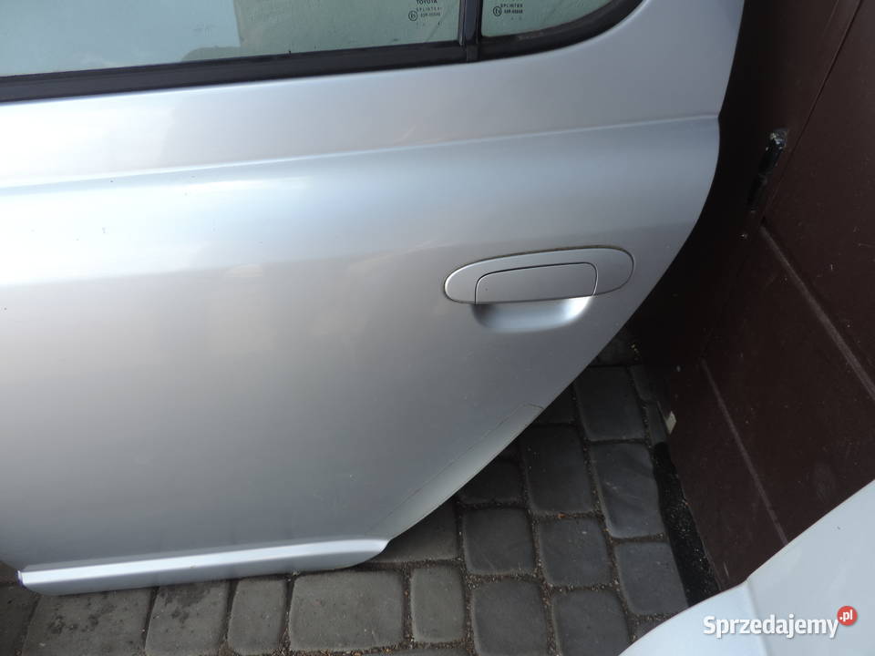 DRZWI TYLNE LEWE TOYOTA YARIS I HB FL 1E7 małopolskie Nowy Sącz sprzedam