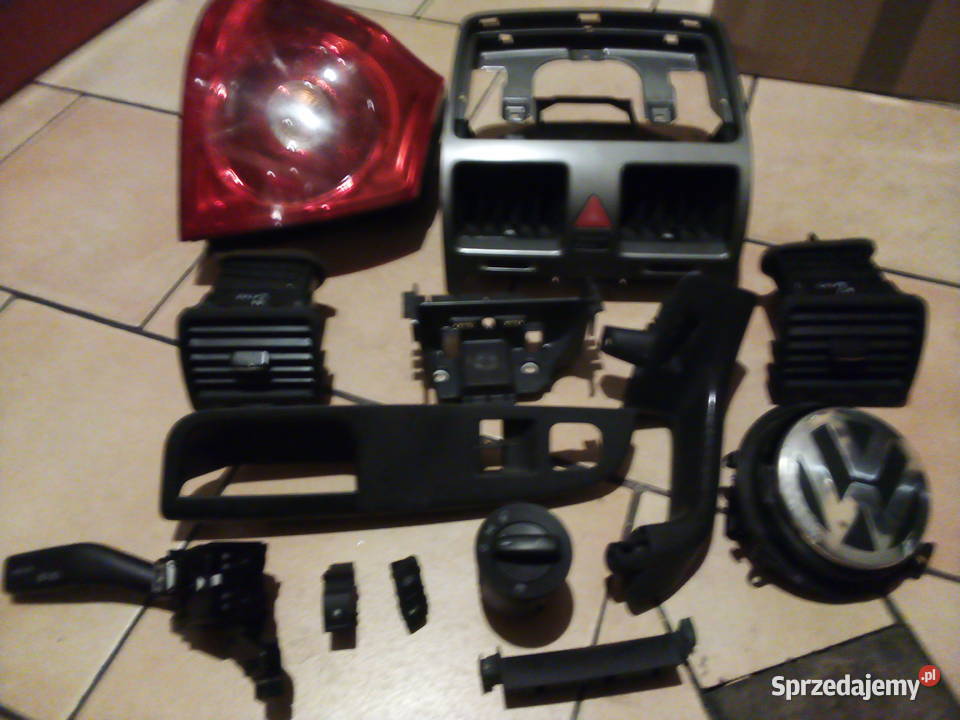 WV golf 5 lampa tylna prawa Oświetlenie Leszno