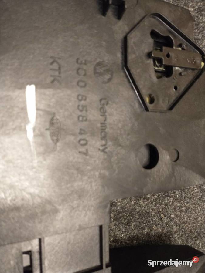 Przycisk awaryjnych schowek VW Passat B6 deski rozdzielcze, konsole Nowy Sącz sprzedam