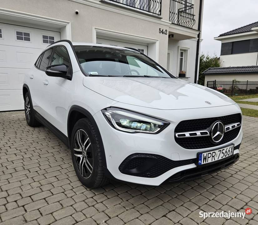 Mercedes GLA idealny salon bezwypadkowy Pęcice Małe sprzedam