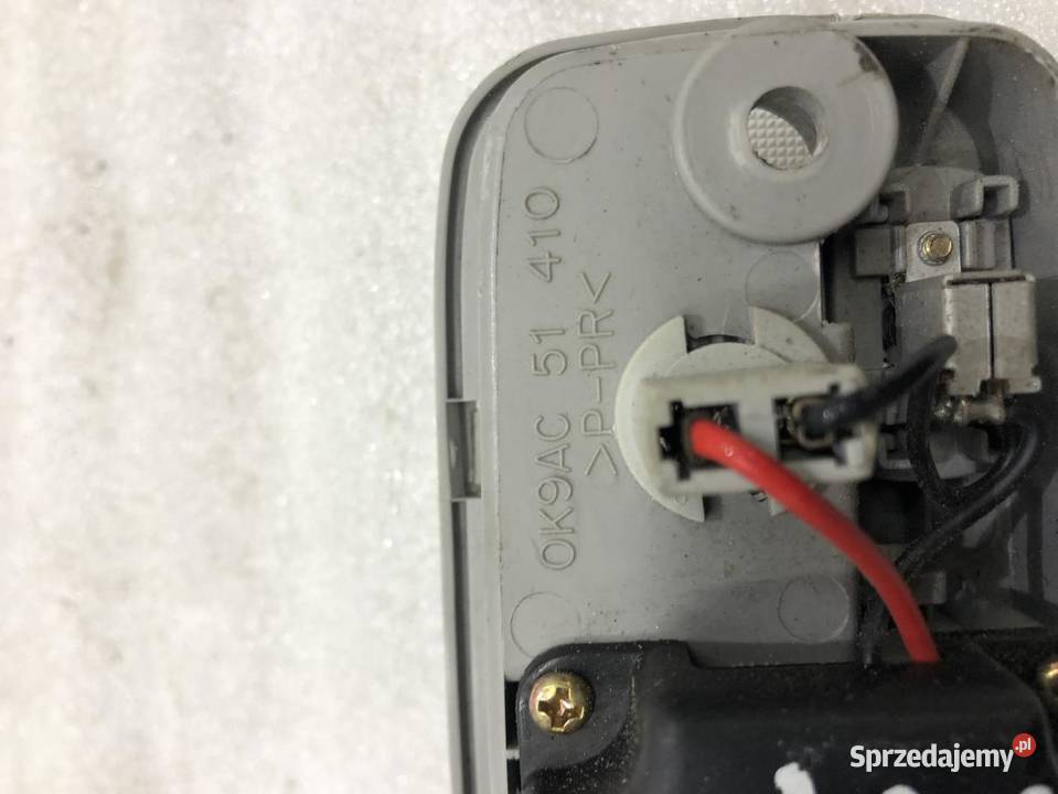 LAMPKA PODSUFITKI KIA RIO I 0K9AC51410 osobowe Oświetlenie kabiny