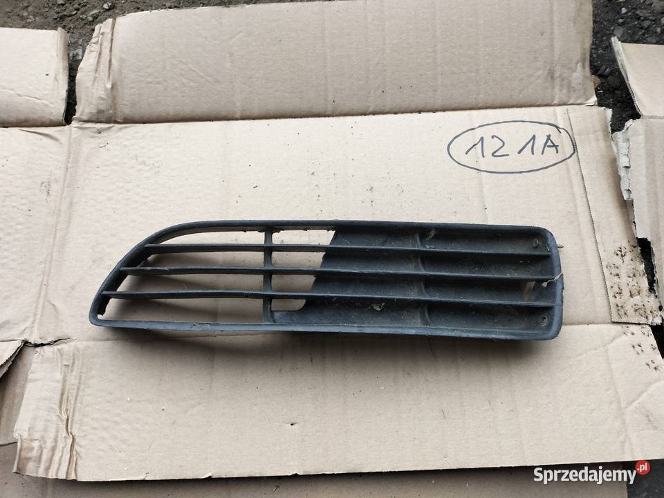 AUDI A4 B5 A4B5 8D0807345 KRATKA ZDERZAKA Kamień-Kolonia sprzedam