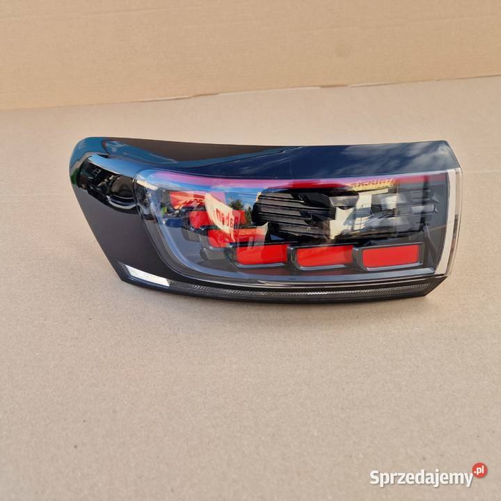 VW ID4 ID4 LAMPA TYLNA LEWA IDEALNA IQLIGHT osobowe Bieleń