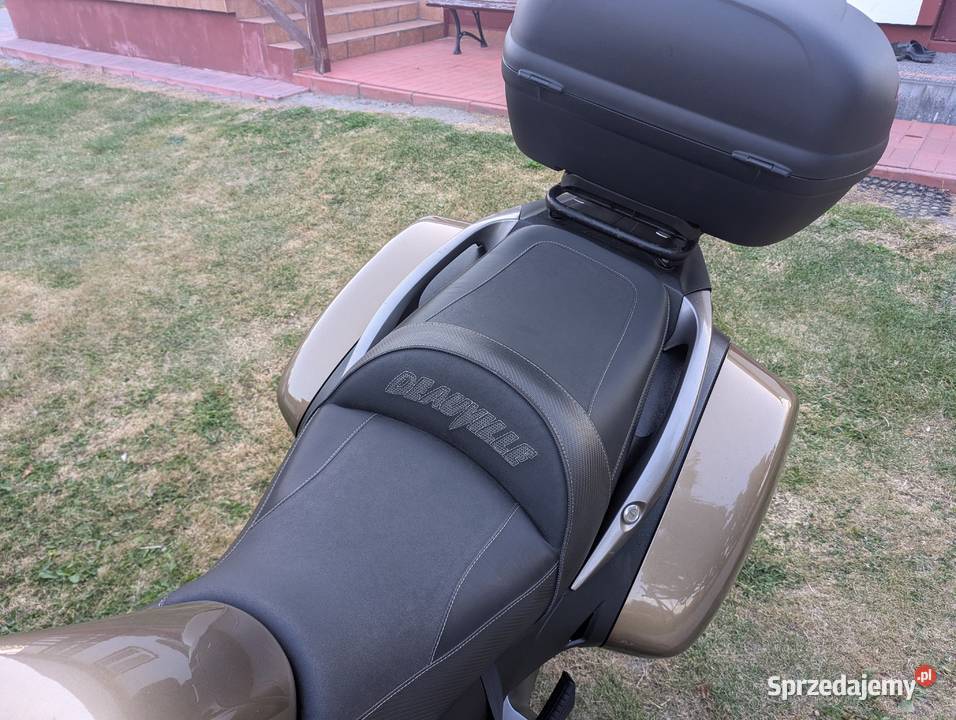 Honda Deauville 700 garażowany