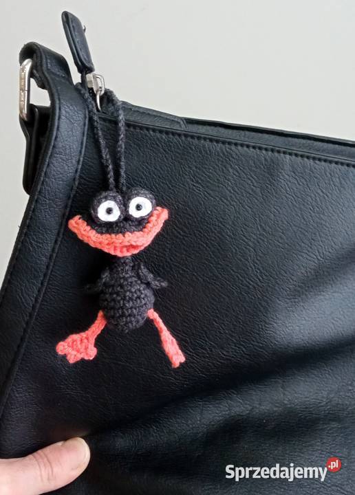 Śmieszna kaczka wykonana na szydełku brelok