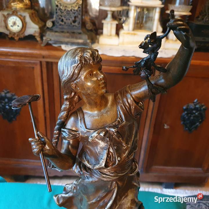 Dużasygnowana figura z cynkalu w super Wrocław