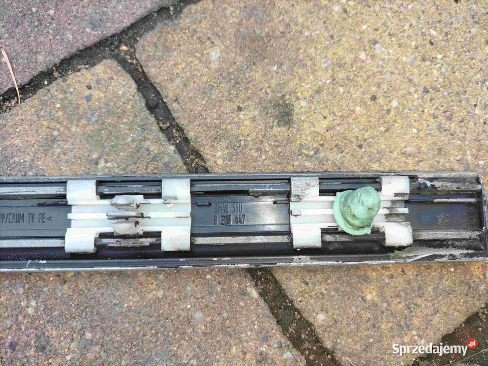 Listwa błotnika przedniego lewego BMW E46 SEDAN Poręba