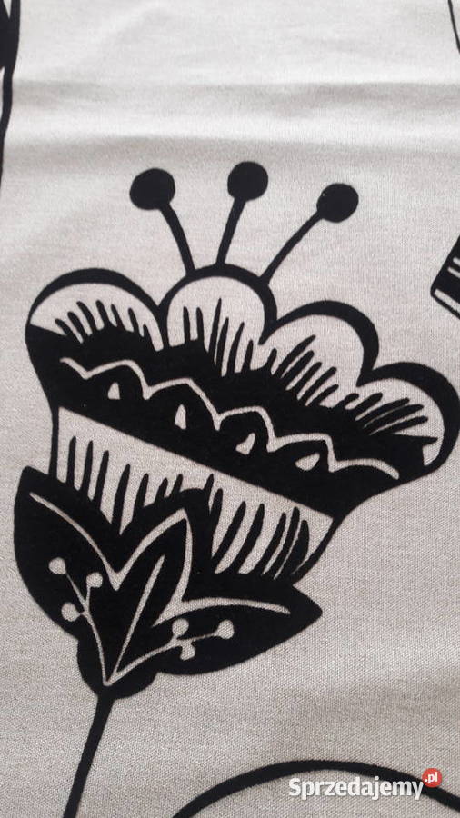 Beżowy bieżnik czarne tłoczone kwiaty 38x130 Radom