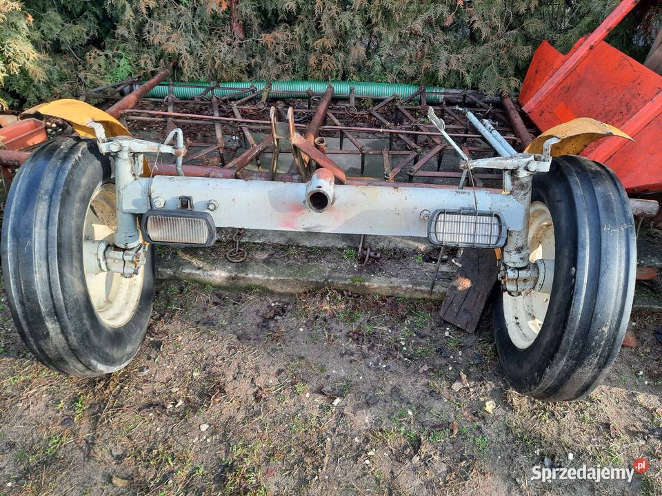 Przednia oś płaska Ursus C330 z kołami