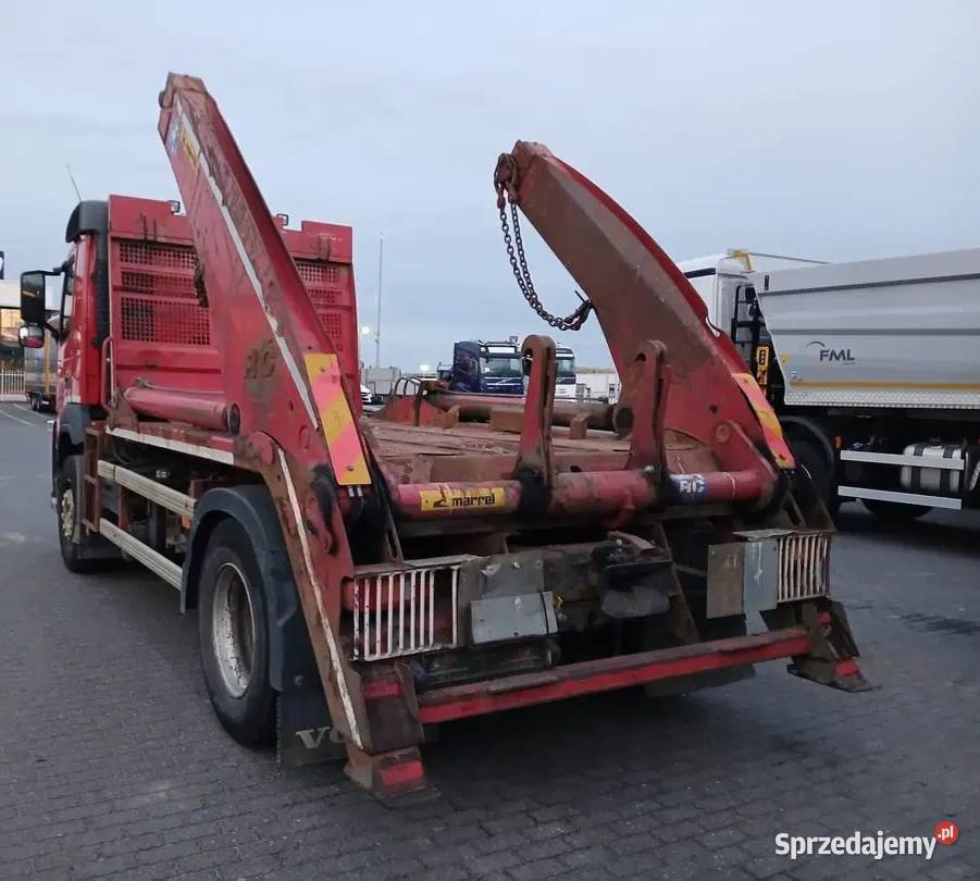 Bramowiec komunalny Volvo Warszawa