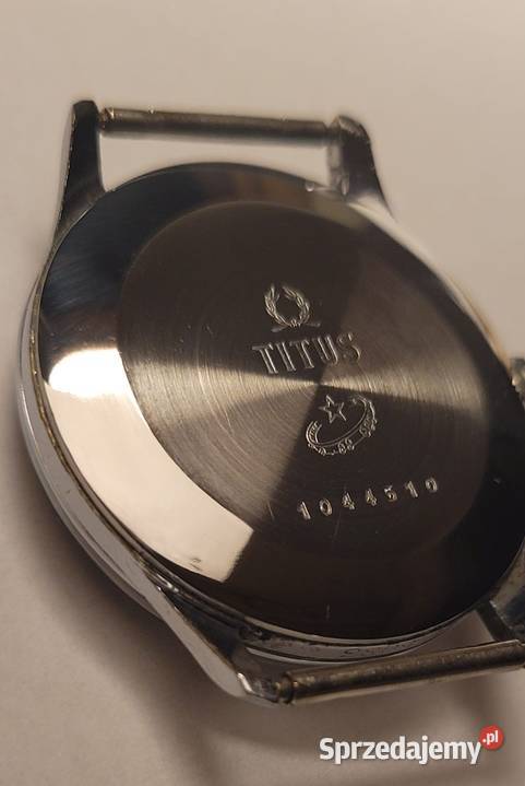 Ponadczasowy zegarek TITUS Legnica