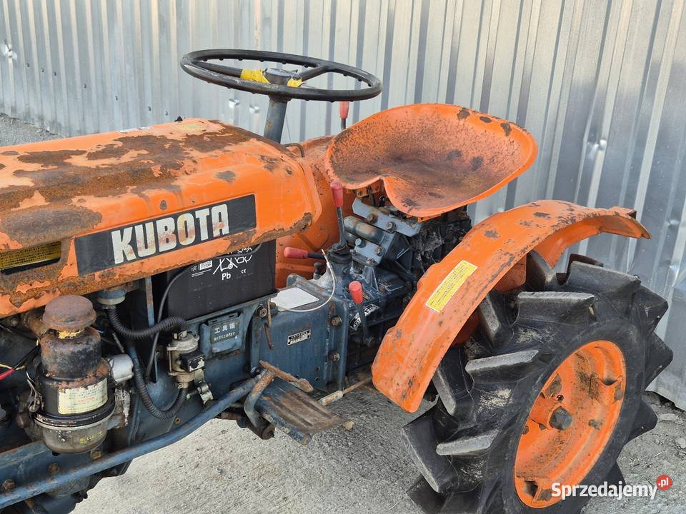 Traktorek traktor KUBOTA B6000D 14 44 Małuszyn sprzedam