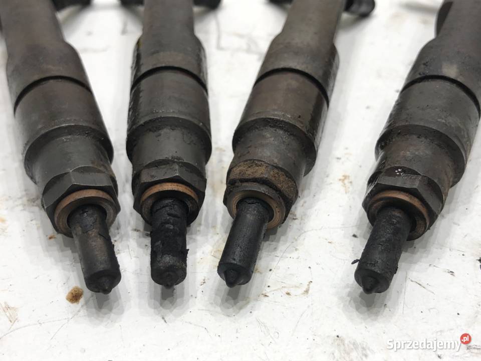 WTRYSKIWACZE KOMPLET VW GOLF IV 028130202Q 19 90 osobowe